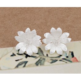925 Sterling Silver Flower Stud Earrings 12mm.