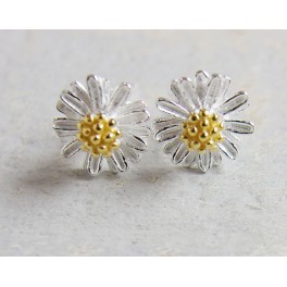 925 Sterling Silver Daisy Stud Earrings, Gold plated pollen 8.5mm..