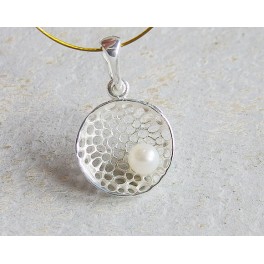 1 of 925 Sterling Silver Filigree Concave Disc Pendant 14 mm , with  Pearl