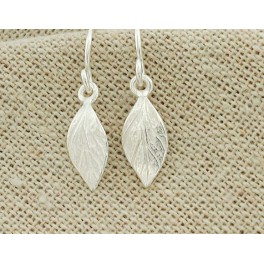 925 Sterling Silver Tiny Leaf Earrings 6x11mm.